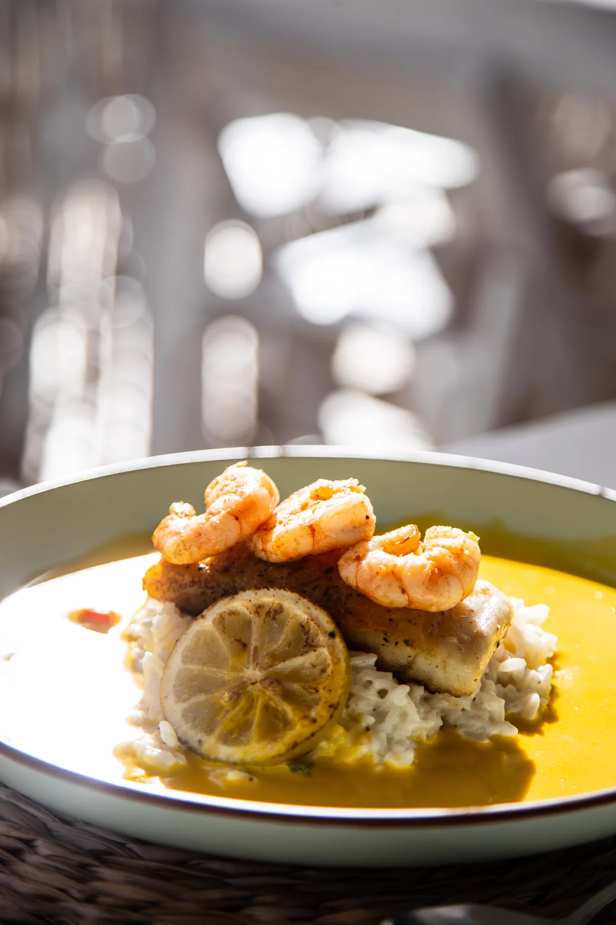 Peixe no forno com camarão